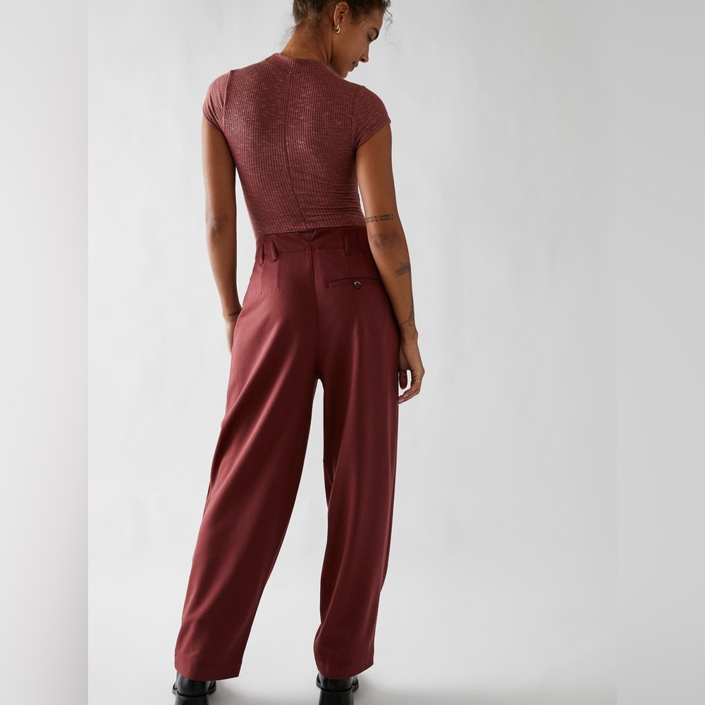 NWOT FREE PEOPLE Calla Tailored Trousers In Burgundy MSRP $98 Size 8 - Picture 2 of 8